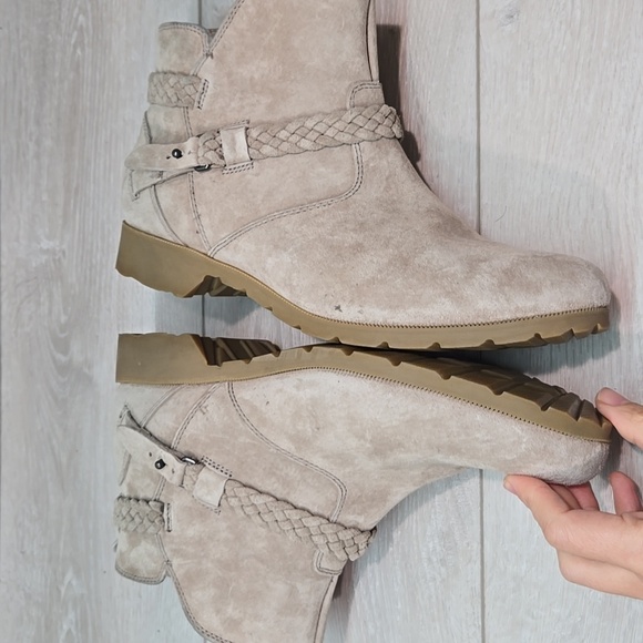 Teva Women's Ankle Watterproof Taupe Suede Tan Ankle Boots Sz 11 - Picture 12 of 14